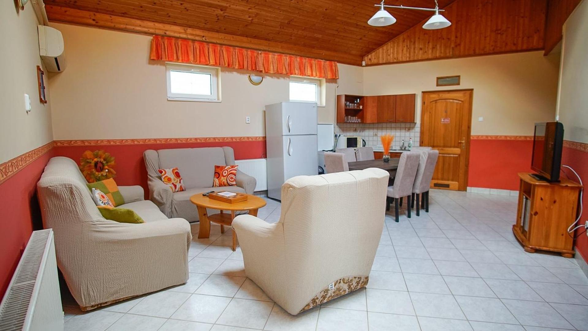 Zam-Zem Holiday Apartman ไฮจ์ดุสโซบอสโล ภายนอก รูปภาพ