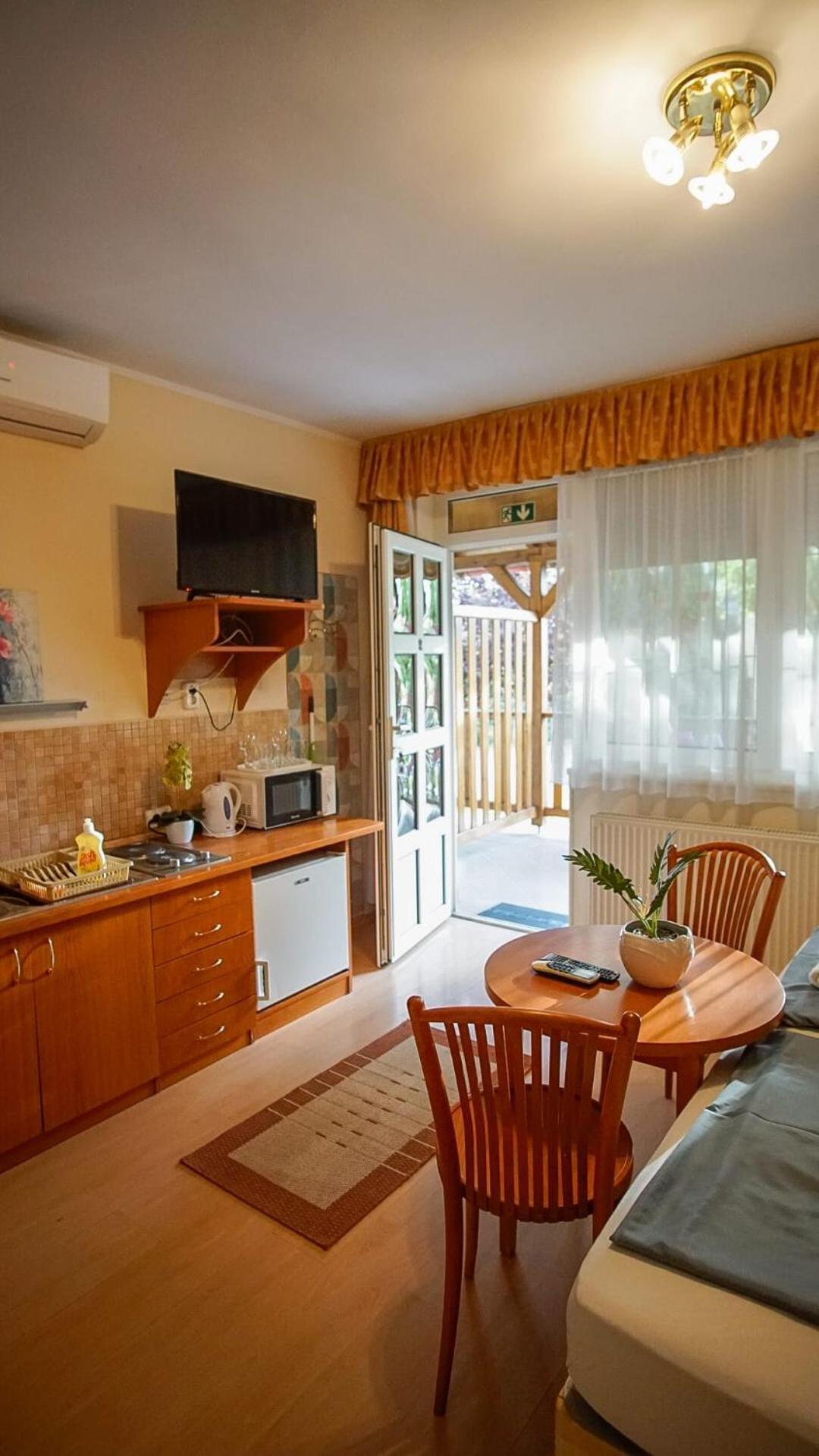 Zam-Zem Holiday Apartman ไฮจ์ดุสโซบอสโล ภายนอก รูปภาพ